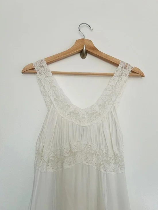 Frankies Bikinis Dakota Maxi Dress White Lace Tiered Romantic Cottagecore Boho S - Picture 6 of 11
